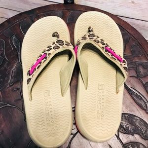 Sperry flip flops
